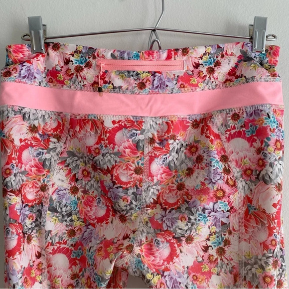 LULULEMON Run Inspire Mid-Rise Crop II *All Luxtreme Floral Size 6 23” - Picture 7 of 16